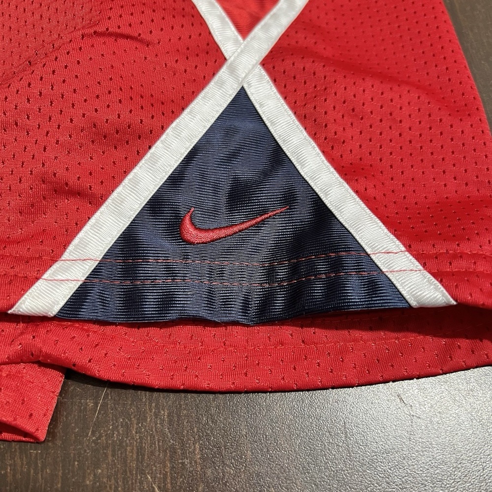 Vintage Nike Boys Size 6 Red Mesh Basketball Shorts Swoosh Y2K - Picture 3 of 6